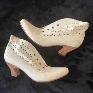 Fluevog Wonders Blanc (white) size 6.5